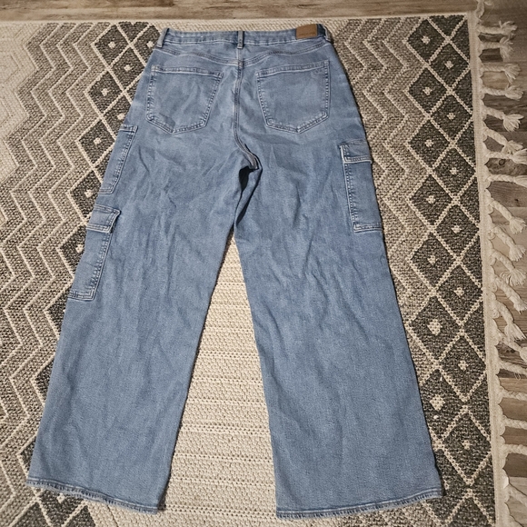 American Eagle Curvy Super High Rise Baggy Wide Leg Women's Blue Cargo Jeans 14 - Picture 4 of 16